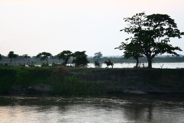 cartagena-mompox-horsemen.JPG