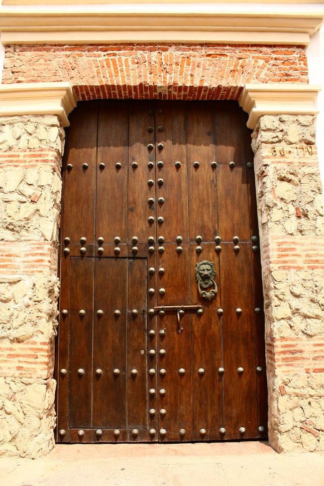 catragena-door-2.JPG