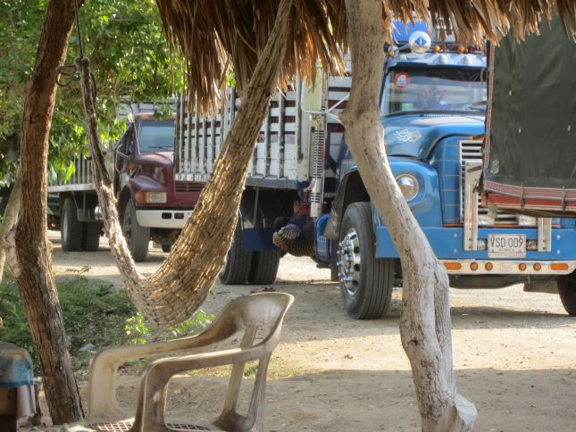 catragena-mompox-rest-stop.JPG