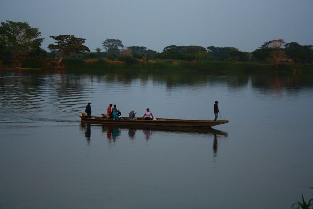 mompox-boat-on-magdalena.JPG