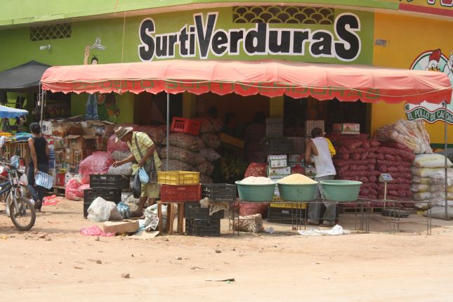 mompox-sangil-corner-store.JPG