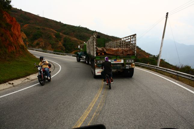 sangil-puerto-berrio-mountain-road-1.JPG